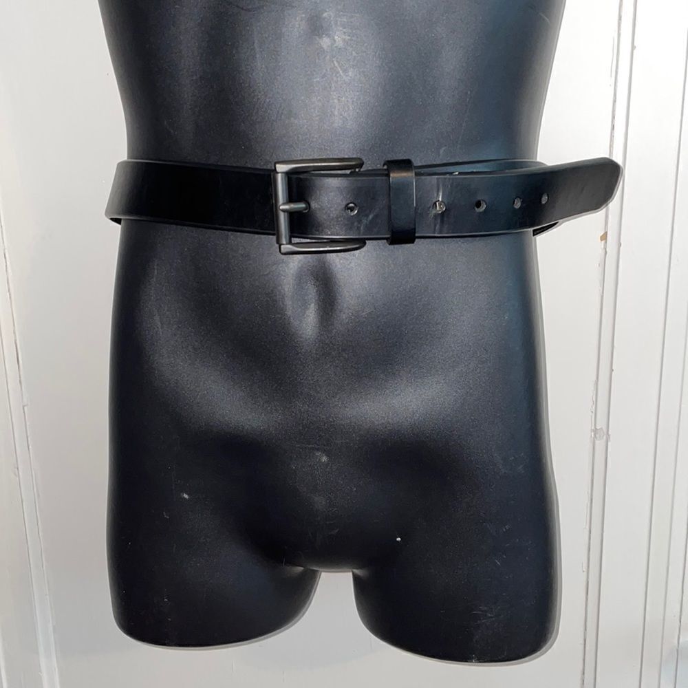 ‎Levi’s black coated leather belt
